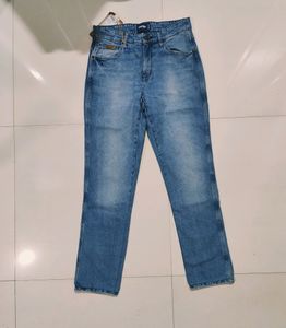 Wrangler Men's Casual Jeans. New With Tag . Good