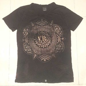 Zara Man Black & Gold Graphic T-Shirt