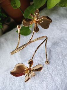 Elegant Gold Flower Arm Cuff Bracelet