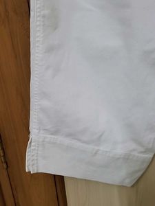 Chic White Capris for Women