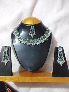 Necklace Set With Green Colour Kundan