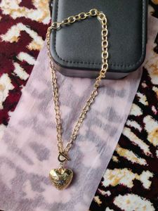 Chunky Gold Heart Pendant Necklace