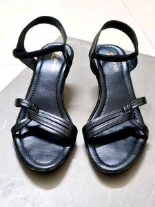 Chic Black Heel Sandals