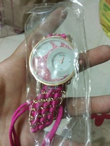 Chic Red &amp; Gold Chain Watch