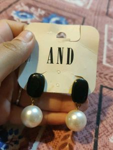 Elegant Black & Pearl Drop Earrings