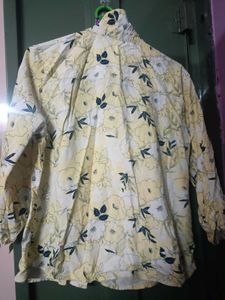Chic Floral Print Button-Up Shirt
