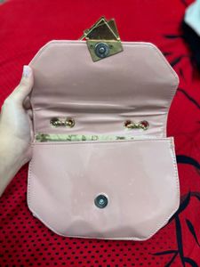 Chic Croc Embossed Chain Bag