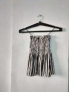 Striped Smocked mini strap Tube Top , 🖤🤍