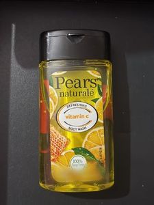 Pears Naturale Vitamin C Bodywash (sample)