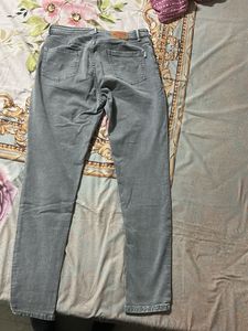 Chic Grey Skinny Fit Jeans