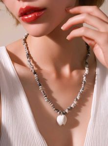 Chic Shell Pendant Necklace