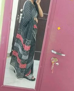 Stylish Geometric Print Saree