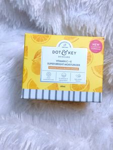 Dot & Key Vitamin C + E Super Bright Moisturizer