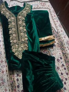 Velvet Strecheble Complete Suit Set...