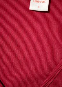 Maroon Ribbed Long-Sleeve Crop Top – V-Neck