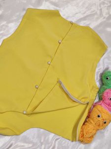 Chic Yellow Sleeveless Tie-Up Top
