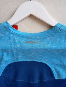 SLAZENGER ULTRA DRY FIT TSHIRT UNUSED