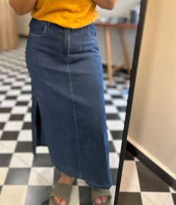 Dark Wash Denim Midi Skirt