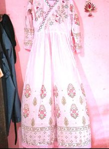 🌸Embroidered floral printed kurti 🌿