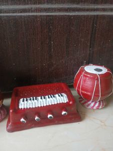 Krishnangar Indian Musical Clay Decor Showpiece