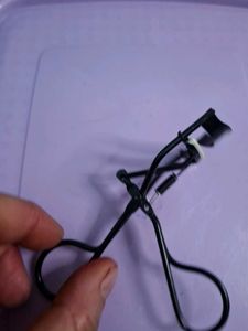 Eyelash Curler Tool