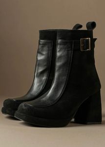 Theater Women Gaga Black Buckle Detail Platform He