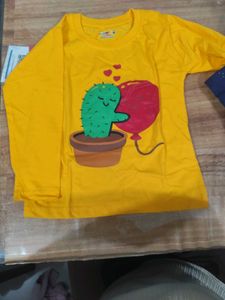 Discount on girls tshirt-4 nos.