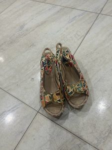 Geometric Print Peep-Toe Wedges