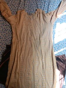 a yellow gold top