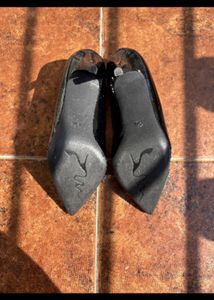 SALE - Black Solid Pump
