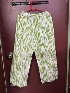 Green &amp; White Printed Kurta Set