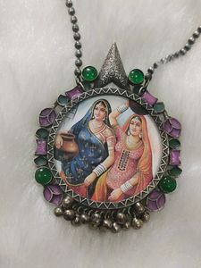 Silver Look Alike Chain With Pendant