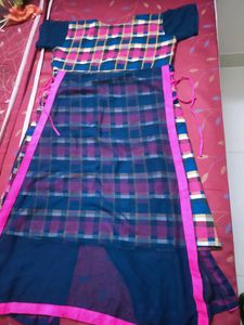 Women Kurthi In Checks Model Size -L💙💓