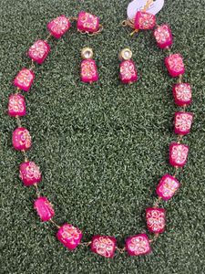 Stunning Pink Beaded Jewellery Set