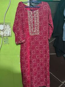 Vibrant Pink Ethnic Pants with Golden Motifs