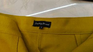 Chic Yellow Mini Skirt with Zipper Detail