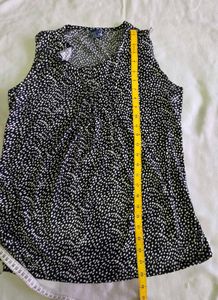 Chic Black &amp; White Polka Dot Top