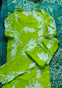 Vibrant Green Kurta set with Leaf Print