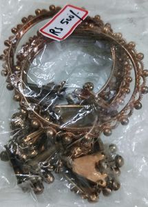 4 Bangles metal moti high voice latkan/Rhinstone