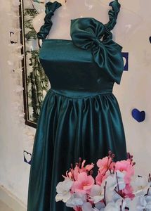 Elegant Teal Satin Gown with Bow Detail