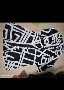 Stylish Black &amp; White Geometric Print Maxi Dress
