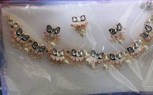 Elegant Kundan Jewellery Set