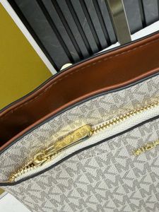 Micheal kors slingbags