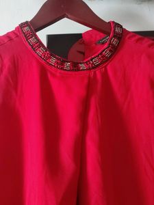 Red Sleeveless Top