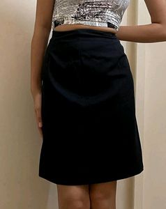Black formal pencil skirt