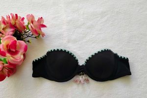 Victoria's secret : Stylish Black Bikini Top