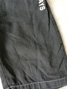 2 Cute Denim Shorts &amp; Black Pants Set