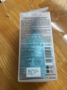 WOW Skin Science Aqua-banger Face Wash