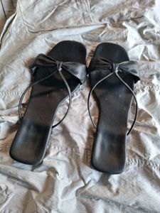 Black Bow Detail Flip Flops