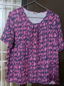 Chic Magenta & Navy Abstract Print Top